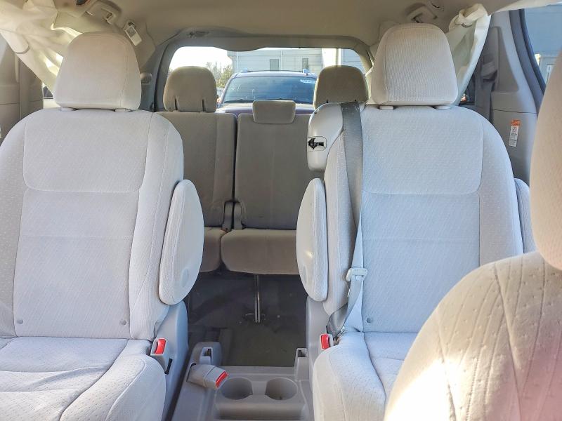 Photo 10 from auction – 2017 TOYOTA SIENNA with VIN 5TDKZ3DC5HS784110