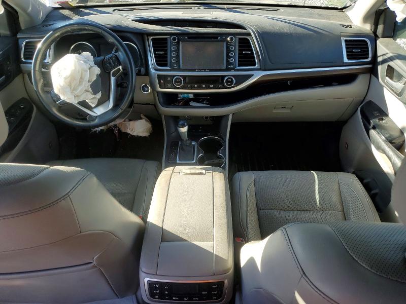 Photo 8 from auction – 2016 TOYOTA HIGHLANDER with VIN 5TDDCRFH5GS014283