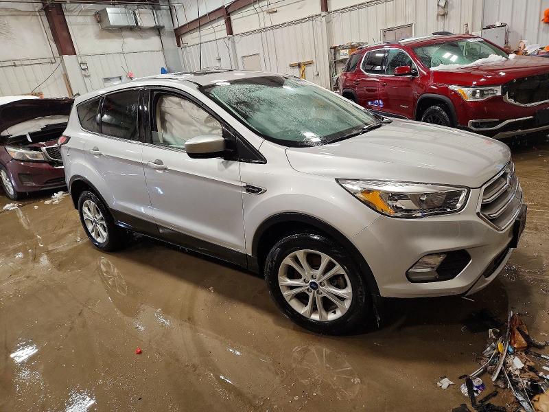Photo 4 from auction – 2017 FORD ESCAPE SE with VIN 1FMCU0G99HUB68015