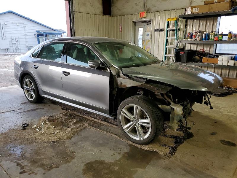 Photo 4 from auction – 2015 VOLKSWAGEN PASSAT SEL with VIN 1VWCV7A33FC047897