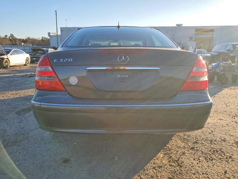Photo 6 from auction – 2004 MERCEDES-BENZ E 320 with VIN WDBUF65J64A476756