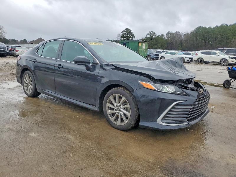 Photo 4 from auction – 2021 TOYOTA CAMRY with VIN 4T1C11AK2MU554344