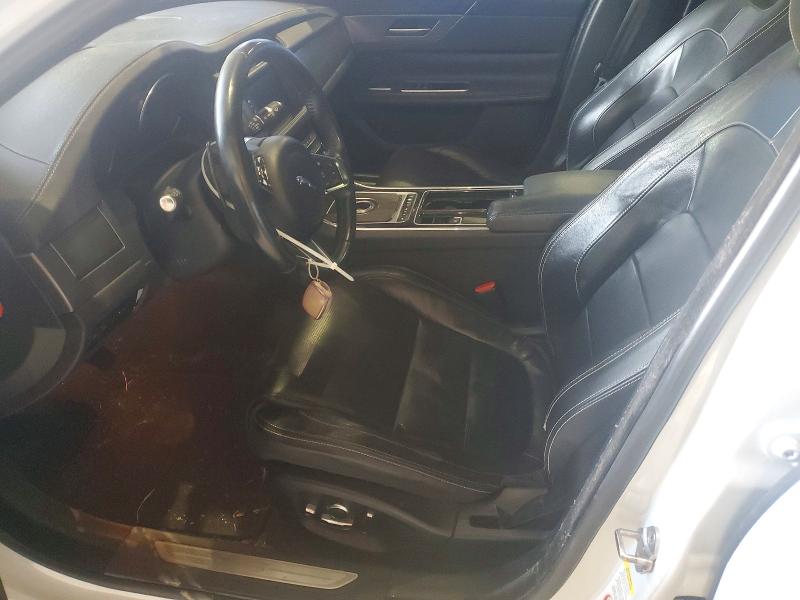 Photo 7 from auction – 2016 JAGUAR XF S with VIN SAJBG4BV0GCY04975