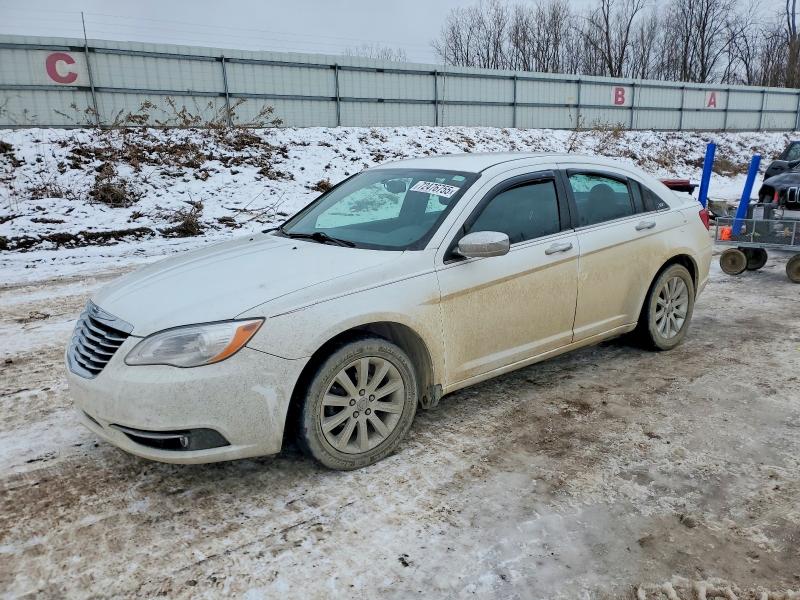 CHRYSLER 200 LIMITE 2014 مع رقم تعريف المركبة 1C3CCBCG1EN159424 - صورة من المزاد