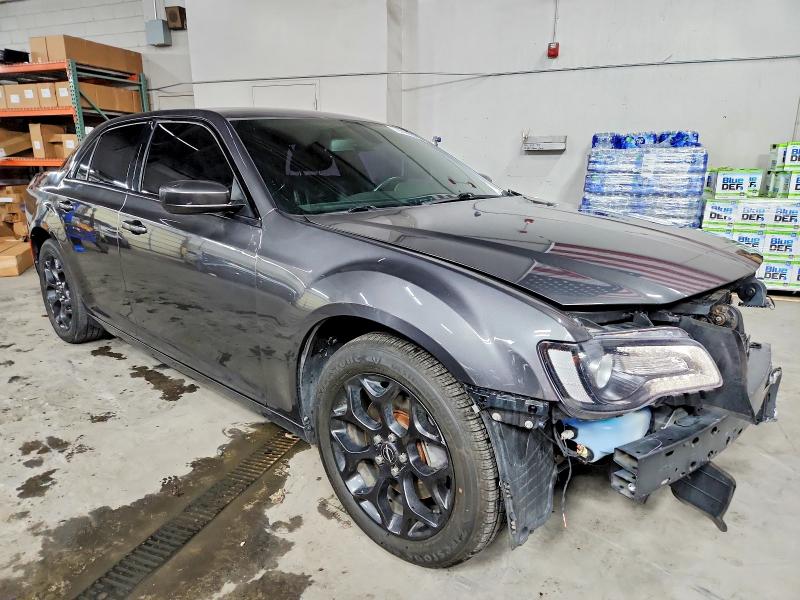 Photo 4 from auction – 2019 CHRYSLER 300 with VIN 2C3CCAGG1KH651573