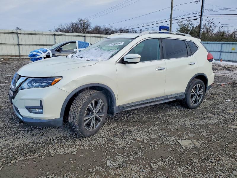 NISSAN ROGUE SV 2017 with VIN 5N1AT2MVXHC843335 - Photo from auction