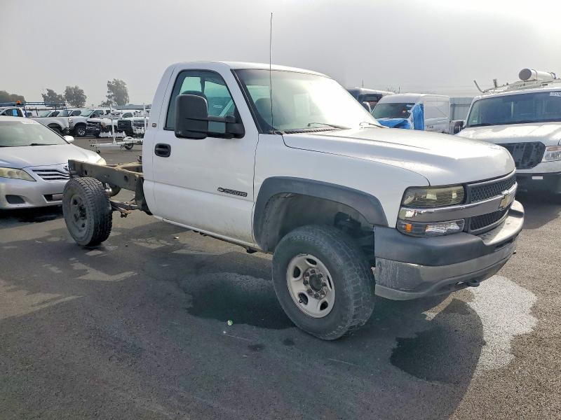 Photo 4 from auction – 2002 CHEVROLET SILVERADO with VIN 1GBHC24U52E199950