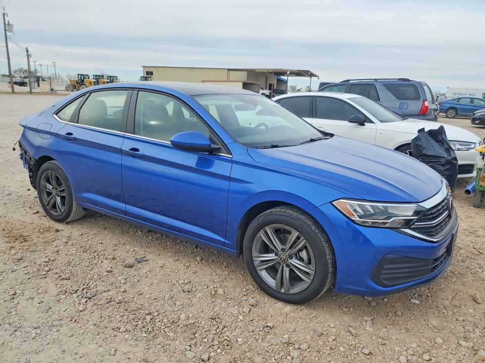 Photo 4 from auction – 2024 VOLKSWAGEN JETTA with VIN 3VW7M7BU2RM019040