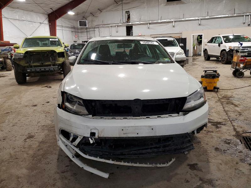 Photo 5 from auction – 2017 VOLKSWAGEN JETTA with VIN 3VWDB7AJ1HM262658