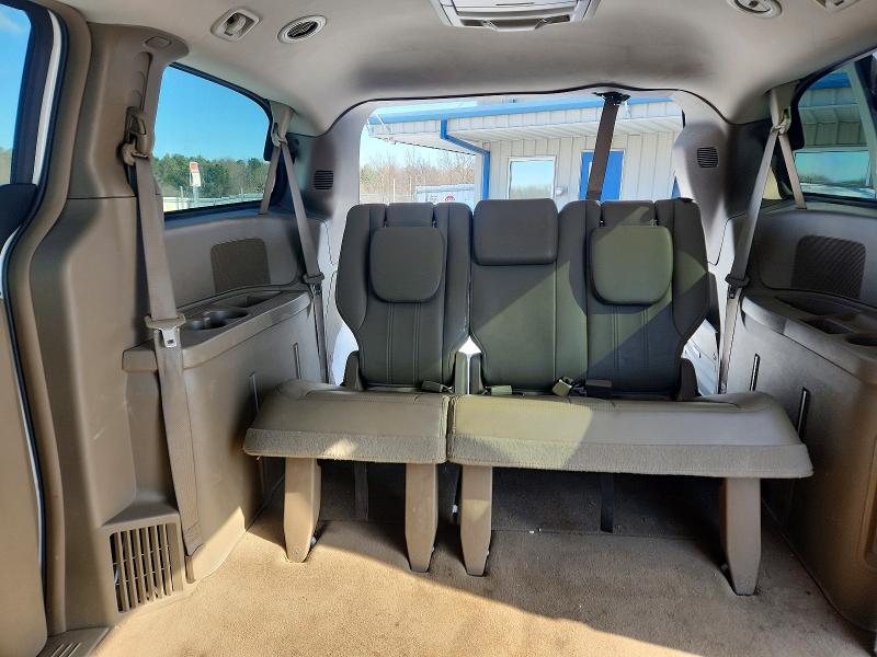 Photo 10 from auction – 2016 CHRYSLER TOWN & COU with VIN 2C4RC1BG0GR245699