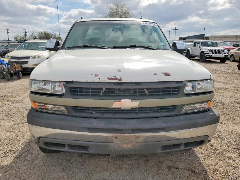 Photo 5 from auction – 2002 CHEVROLET SILVERADO with VIN 2GCEC19TX21222181