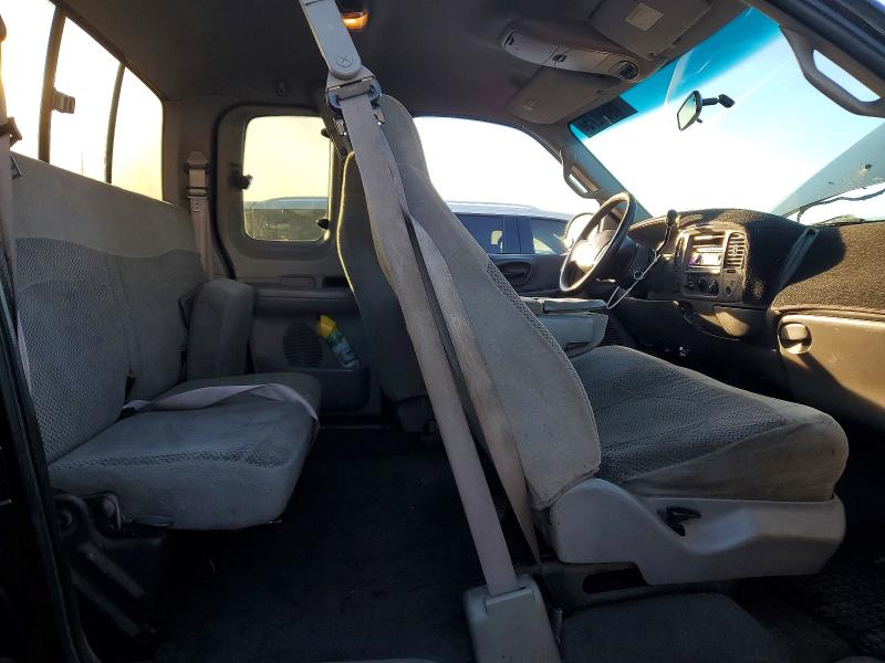 Photo 10 from auction – 2000 FORD F150 with VIN 1FTRX18L1YKA51241