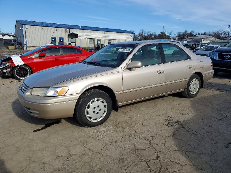 TOYOTA CAMRY CE 1998 with VIN 4T1BG22K2WU349558 - Photo from auction