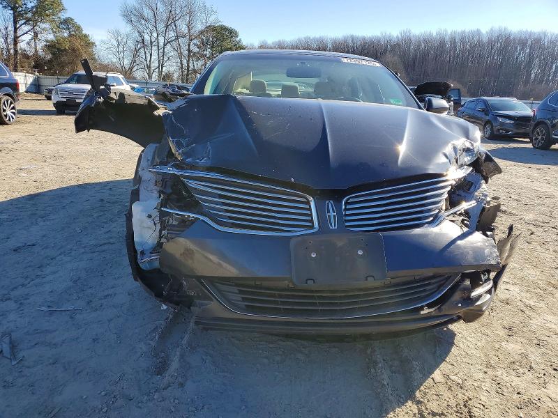 Photo 5 from auction – 2013 LINCOLN MKZ with VIN 3LN6L2G90DR827841
