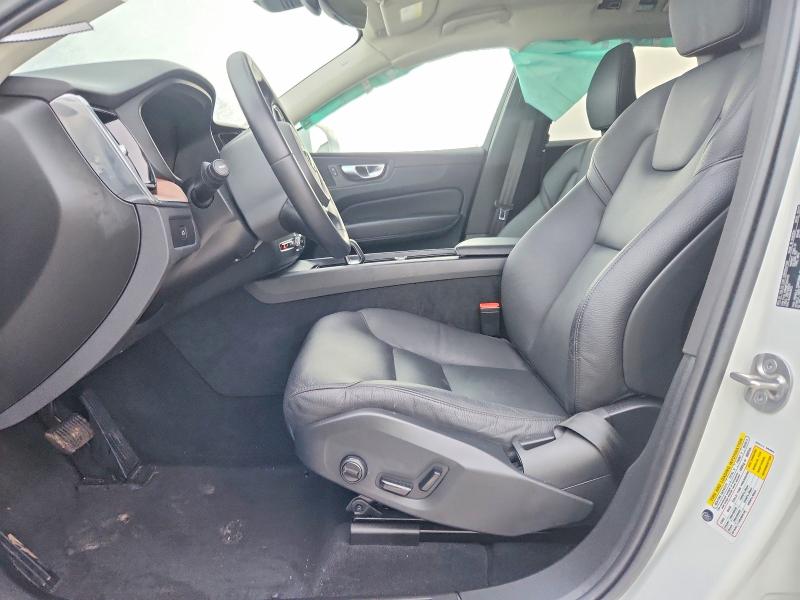 Снимка 7 от търг – 2023 VOLVO XC60 с VIN YV4L12RN8P1354113