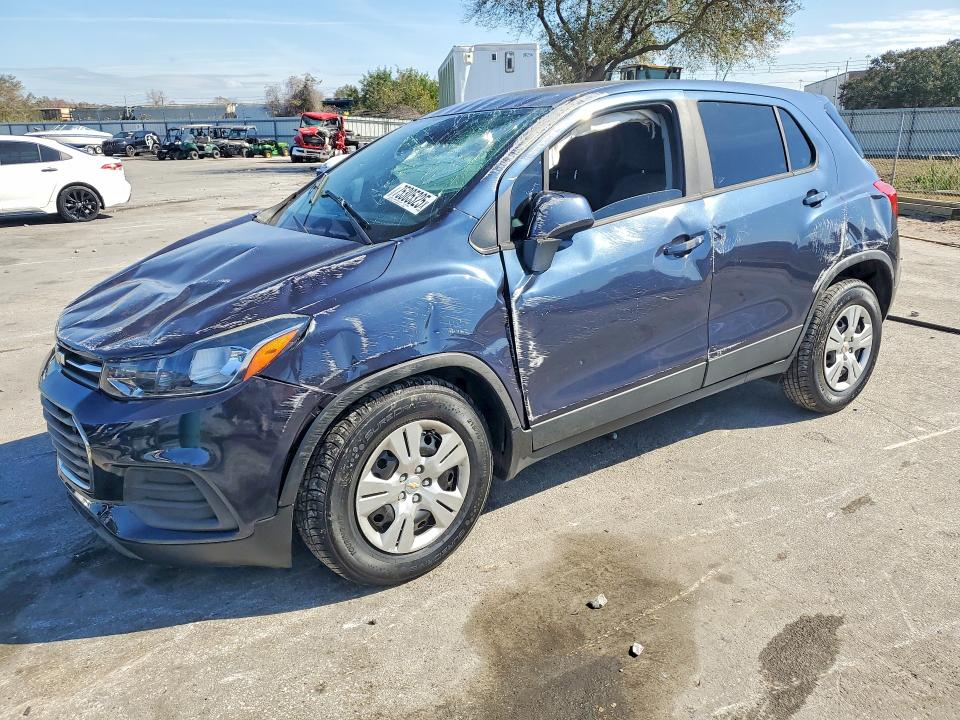 CHEVROLET TRAX 2018 with VIN 3GNCJKSB0JL367853 - Photo from auction