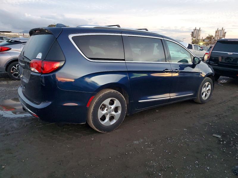 Photo 3 from auction – 2017 CHRYSLER PACIFICA T with VIN 2C4RC1EG2HR514296