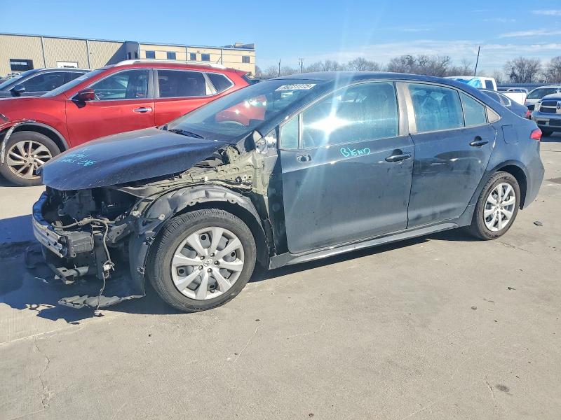 TOYOTA COROLLA LE 2020 with VIN 5YFEPRAE6LP106124 - Photo from auction