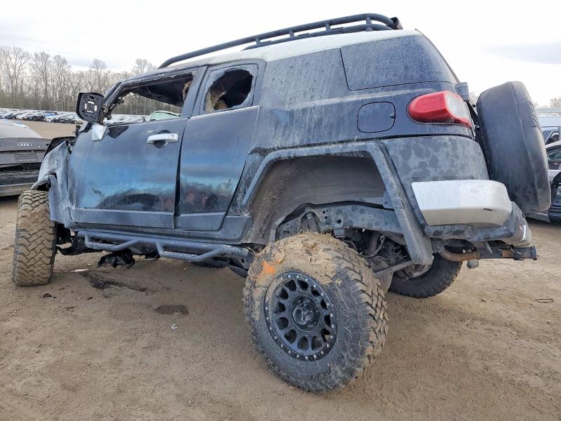 Photo 2 from auction – 2012 TOYOTA FJ CRUISER with VIN JTEBU4BF4CK147108