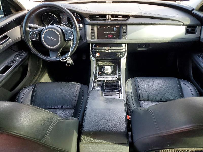 Photo 8 from auction – 2016 JAGUAR XF with VIN SAJBE4BV0GCY12922