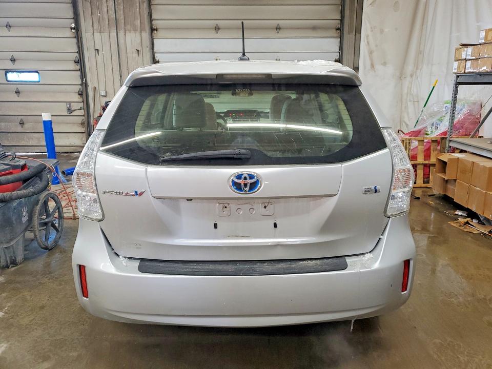 Photo 6 from auction – 2012 TOYOTA PRIUS V with VIN JTDZN3EU0C3144950