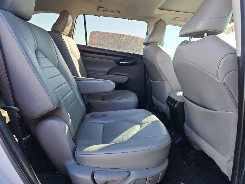 Photo 11 from auction – 2021 TOYOTA HIGHLANDER with VIN 5TDGZRAH5MS521697