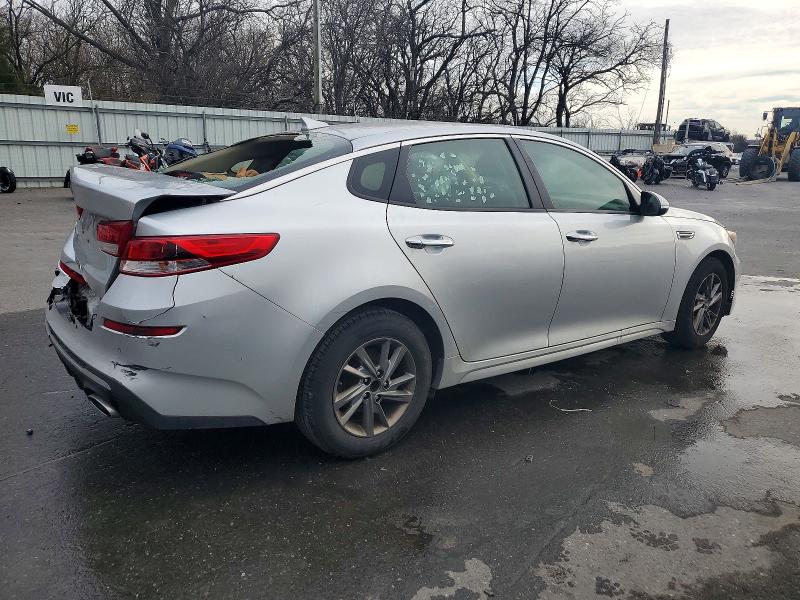 Photo 3 from auction – 2019 KIA OPTIMA LX with VIN 5XXGT4L33KG348329