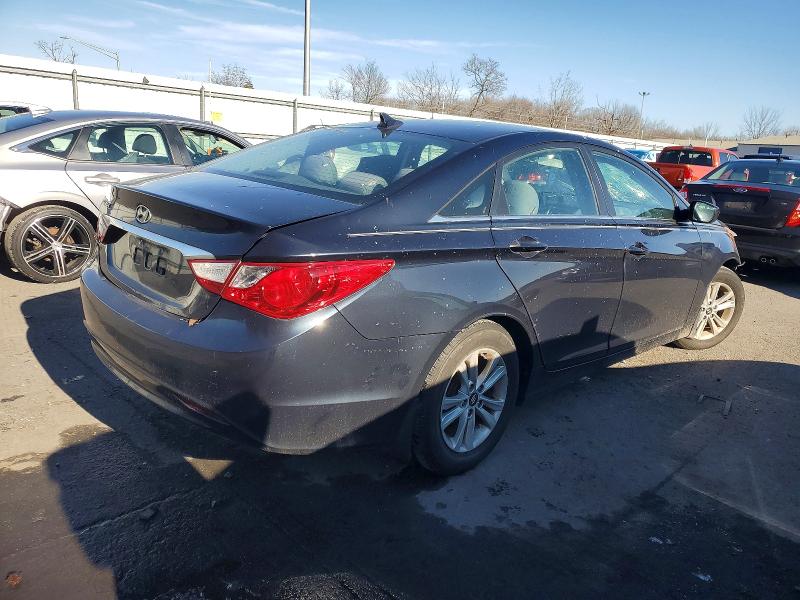 Photo 3 from auction – 2011 HYUNDAI SONATA GLS with VIN 5NPEB4AC5BH294176