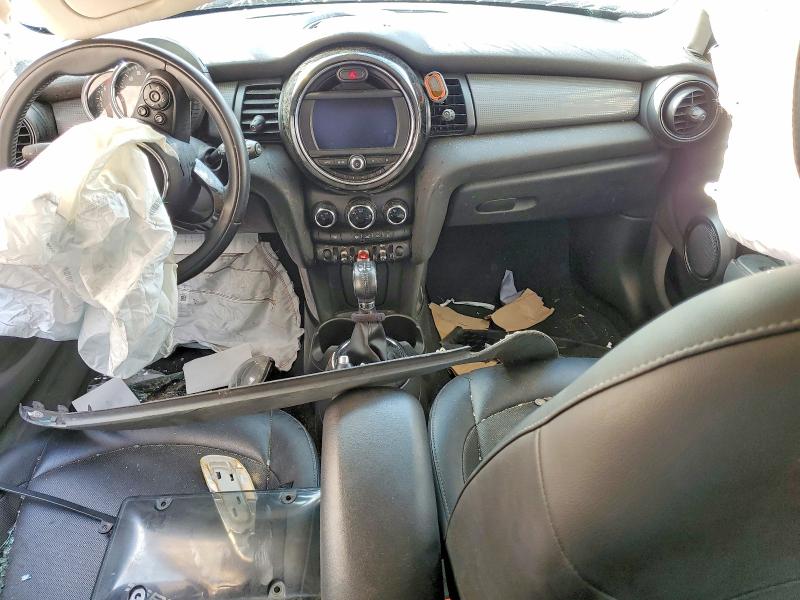 Photo 8 from auction – 2016 MINI COOPER with VIN WMWXU1C5XG2D09263