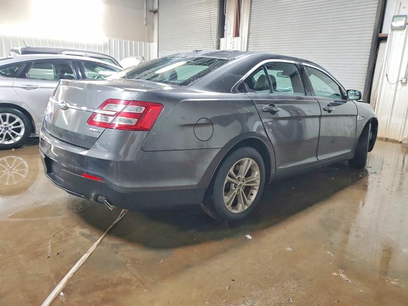 Photo 3 from auction – 2018 FORD TAURUS SEL with VIN 1FAHP2E83JG119278