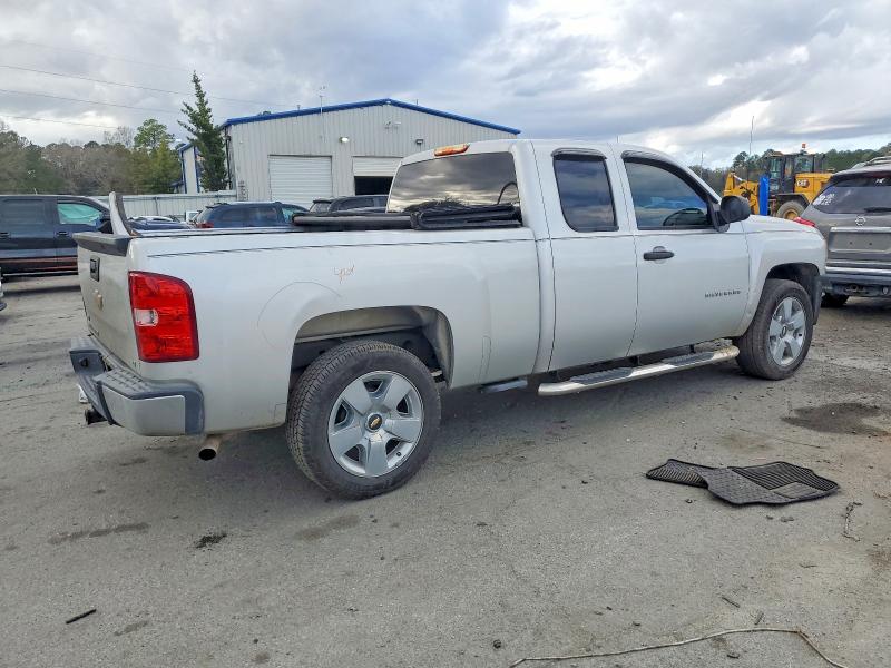 Photo 3 from auction – 2011 CHEVROLET SILVERADO with VIN 1GCRCSE01BZ343269