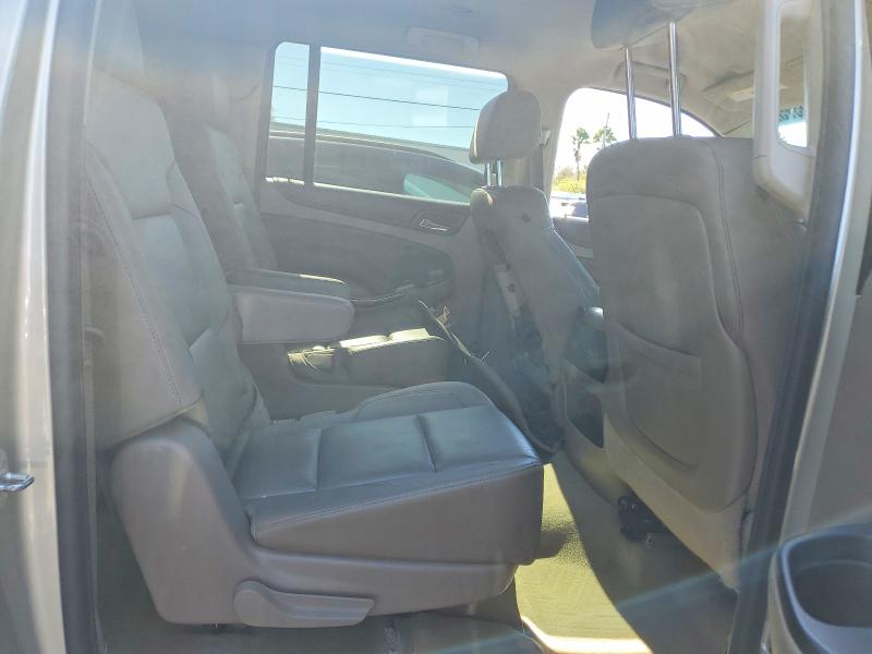 Photo 11 from auction – 2015 CHEVROLET SUBURBAN with VIN 1GNSCJKC4FR670028