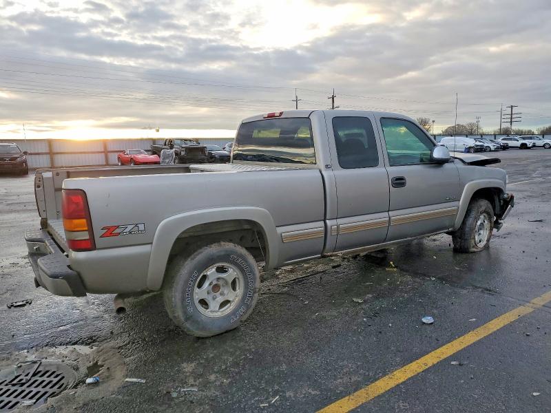 Photo 3 from auction – 2001 CHEVROLET SILVERADO with VIN 2GCEK19T211115739