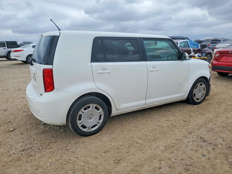 Photo 3 from auction – 2008 TOYOTA SCION XB with VIN JTLKE50EX81034282