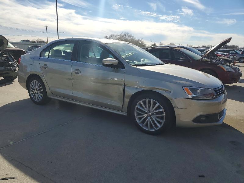 Photo 4 from auction – 2013 VOLKSWAGEN JETTA with VIN 3VWLX7AJ1DM226685