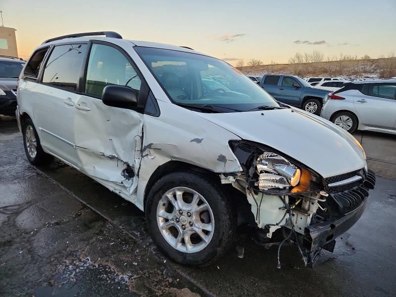 Photo 4 from auction – 2004 TOYOTA SIENNA XLE with VIN 5TDZA22C64S169577