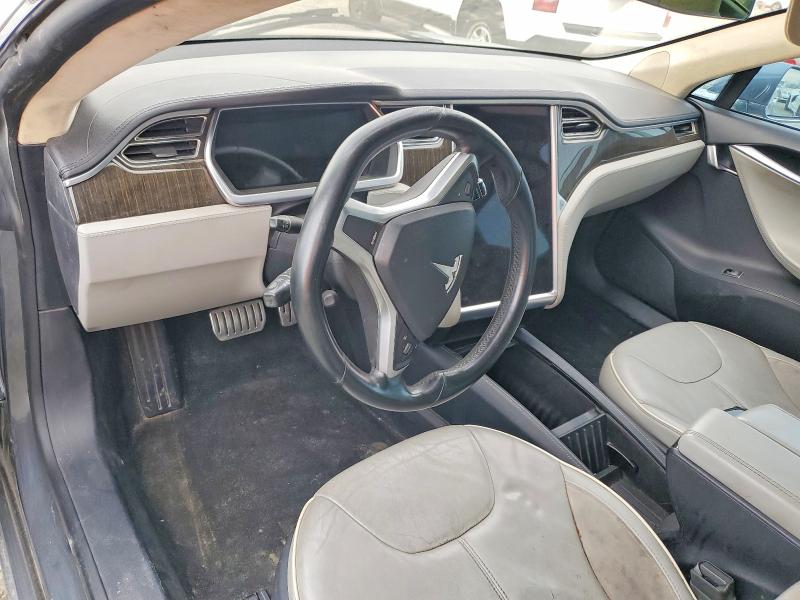 Photo 8 from auction – 2013 TESLA MODEL S with VIN 5YJSA1DP6DFP07422