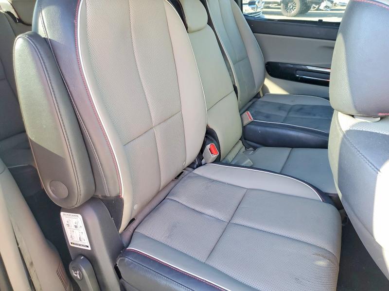 Photo 11 from auction – 2015 KIA SEDONA EX with VIN KNDMC5C10F6038859
