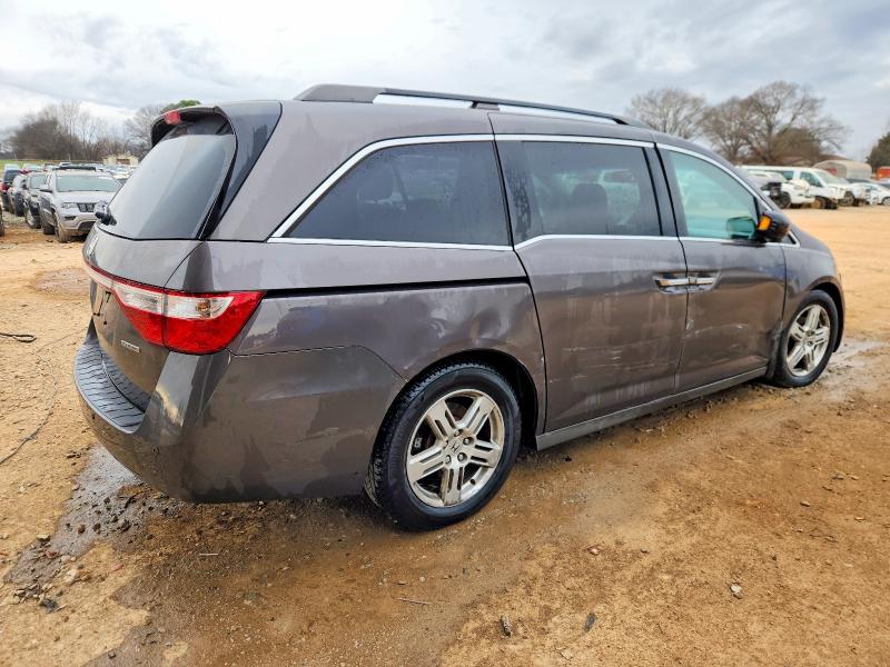 Photo 3 from auction – 2012 HONDA ODYSSEY TO with VIN 5FNRL5H93CB077353
