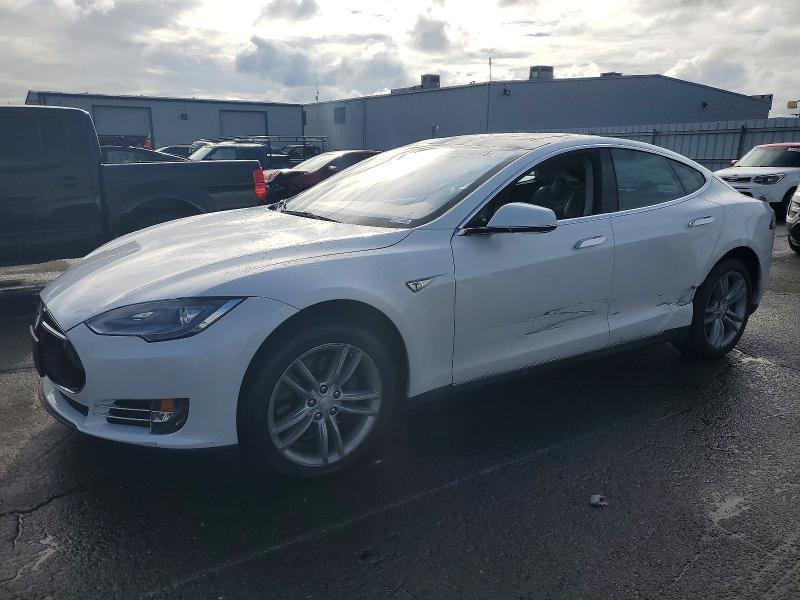 TESLA MODEL S 2013 with VIN 5YJSA1CN2DFP14044 - Photo from auction
