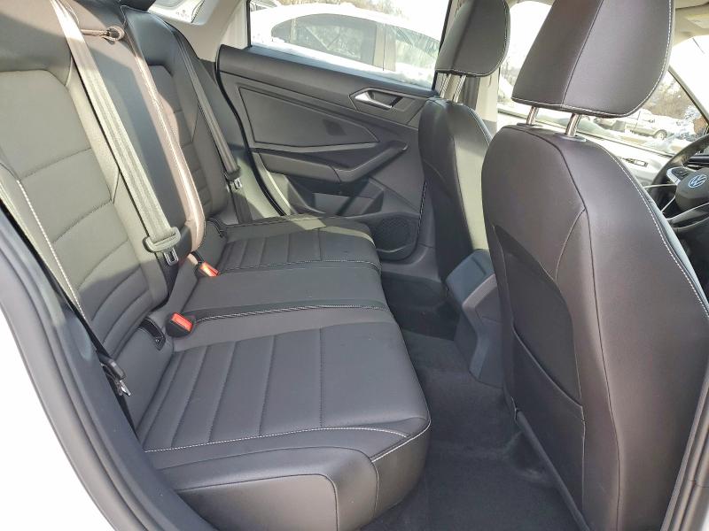 Photo 10 from auction – 2024 VOLKSWAGEN JETTA with VIN 3VW7M7BU2RM067945