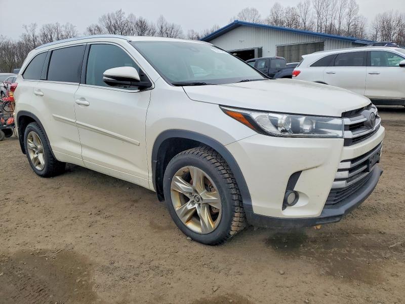 Photo 4 from auction – 2018 TOYOTA HIGHLANDER with VIN 5TDDZRFH3JS496631