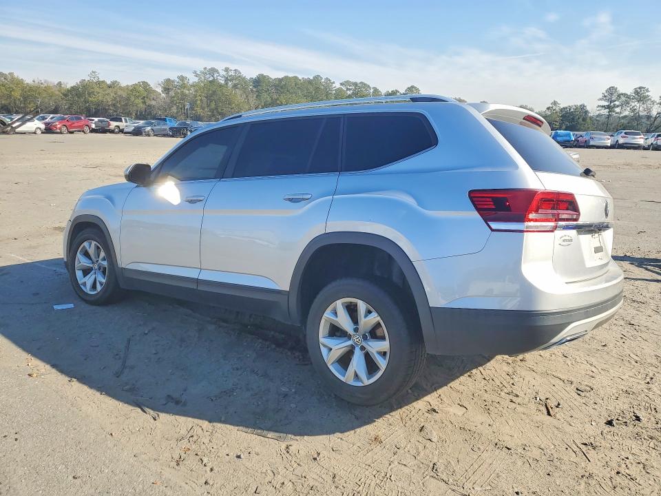 Photo 2 from auction – 2018 VOLKSWAGEN ATLAS with VIN 1V2BR2CA2JC506846