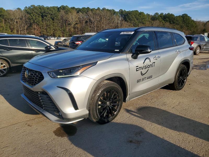 TOYOTA HIGHLANDER 2023 z numerem VIN 5TDKDRAH5PS020354 - Zdjęcie z aukcji