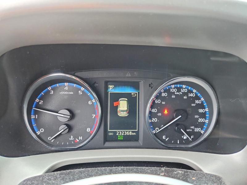 Photo 9 from auction – 2016 TOYOTA RAV4 XLE with VIN 2T3WFREV3GW250419