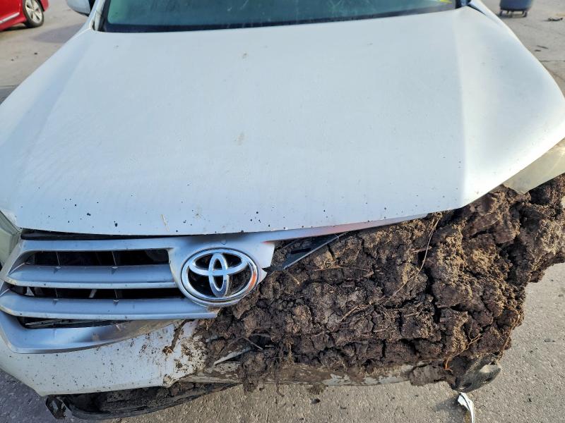 Photo 12 from auction – 2011 TOYOTA HIGHLANDER with VIN 5TDYK3EH4BS039431