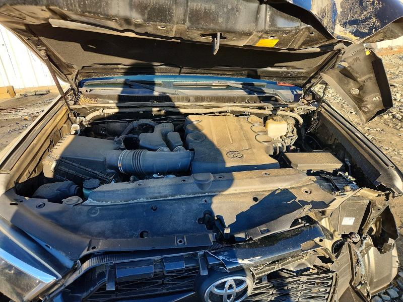 Photo 11 from auction – 2016 TOYOTA 4RUNNER with VIN JTEBU5JR8G5337564