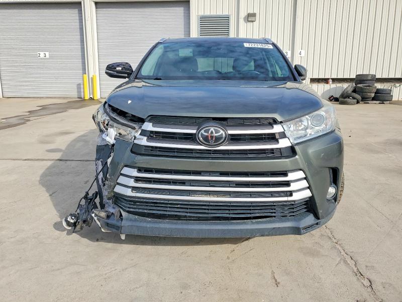 Фото 5 с аукциона – 2018 TOYOTA HIGHLANDER с VIN 5TDJZRFH5JS857599