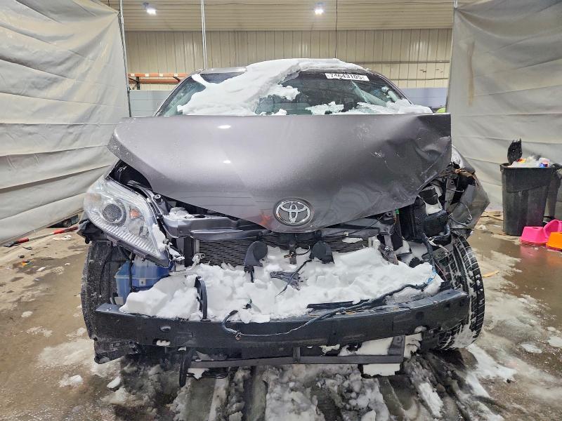 Photo 5 from auction – 2016 TOYOTA SIENNA with VIN 5TDYK3DC2GS718000
