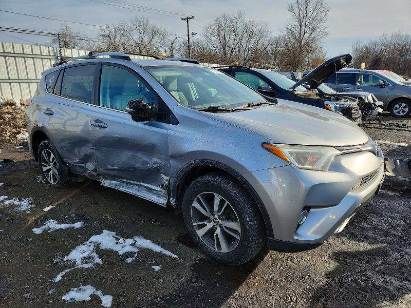 Photo 4 from auction – 2016 TOYOTA RAV4 XLE with VIN 2T3RFREV8GW521634